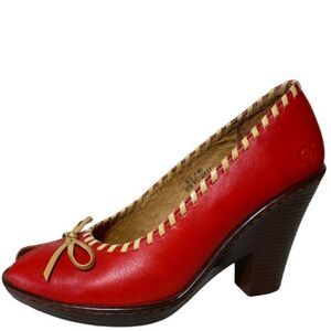 Born Red Bow Peep Toe Chunky Heels Sz 9